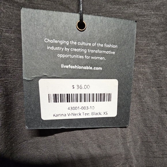 🆕 Able | Karina Distressed Black V Neck Tee size XS - Picture 4 of 6